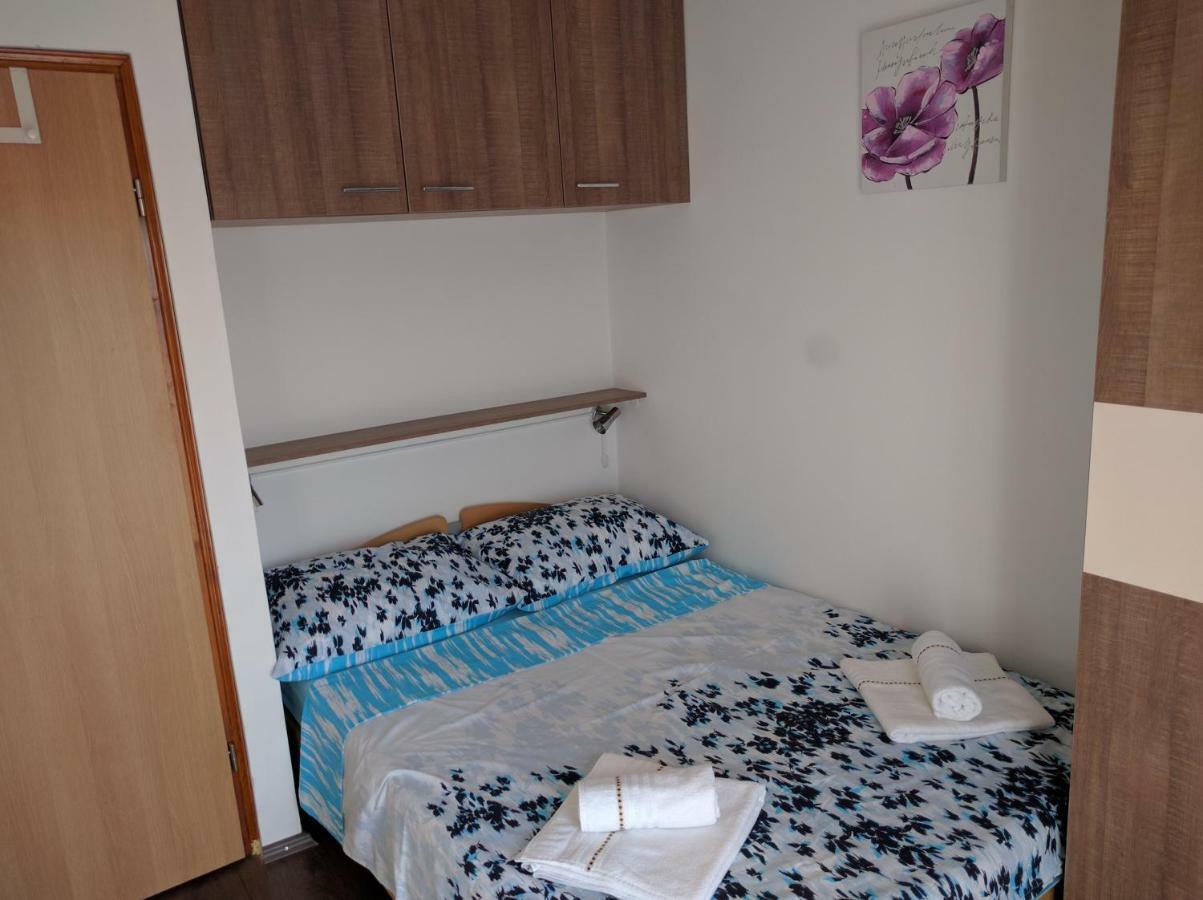 Apartmani Deak Vir Eksteriør bilde
